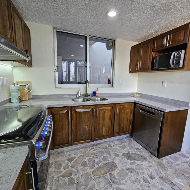 Pool Park Ocean - Centro Home - Three-Bedroom House - 11