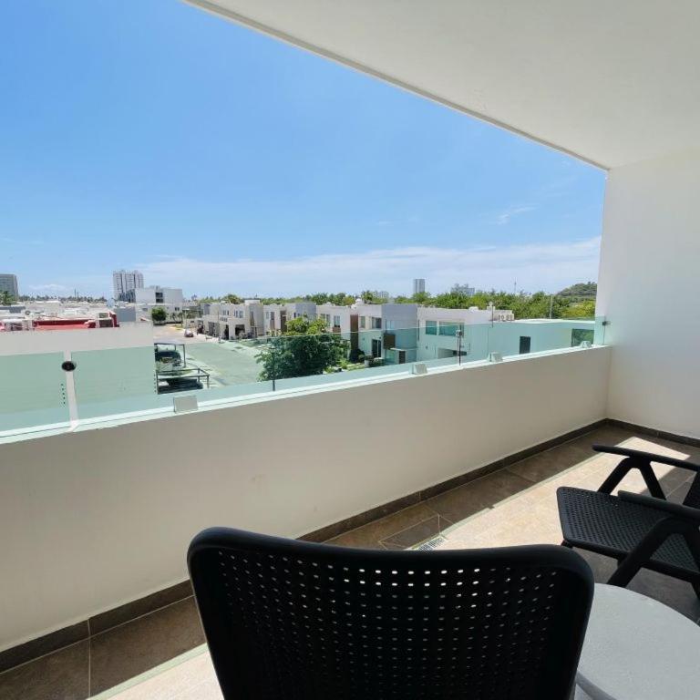 Marina Cerritos: Rooftop Pools Near Beach - Two-Bedroom Apartment - 9