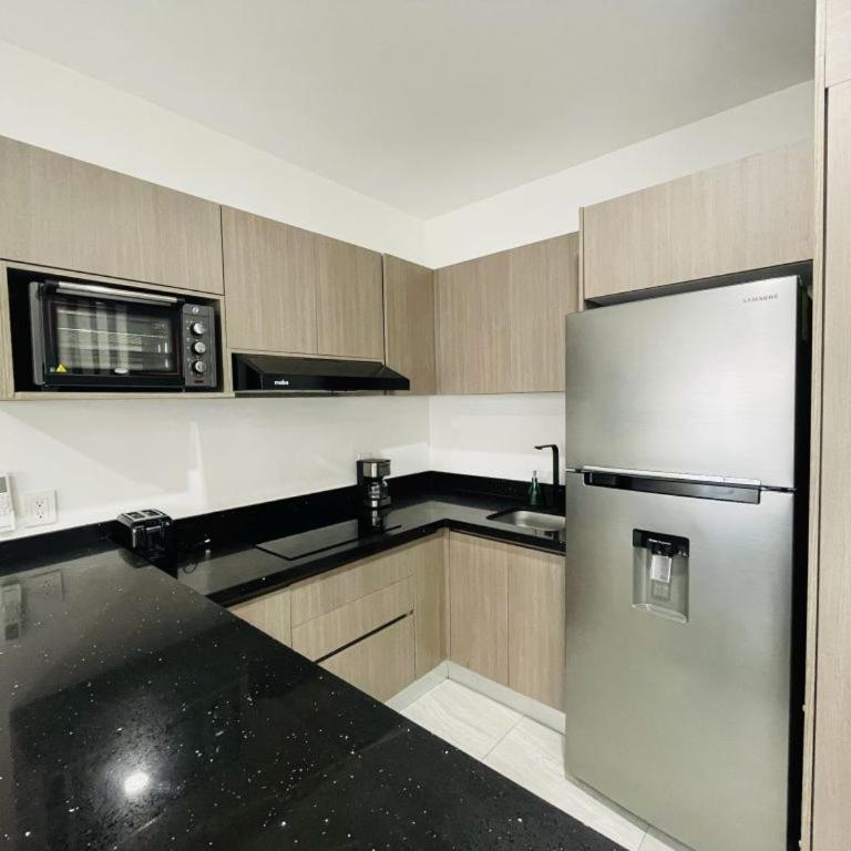 Marina Cerritos: Rooftop Pools Near Beach - Two-Bedroom Apartment - 14