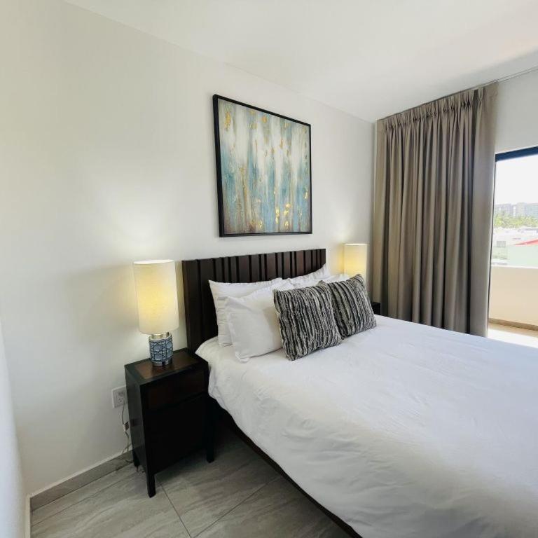 Marina Cerritos: Rooftop Pools Near Beach - Two-Bedroom Apartment - 21