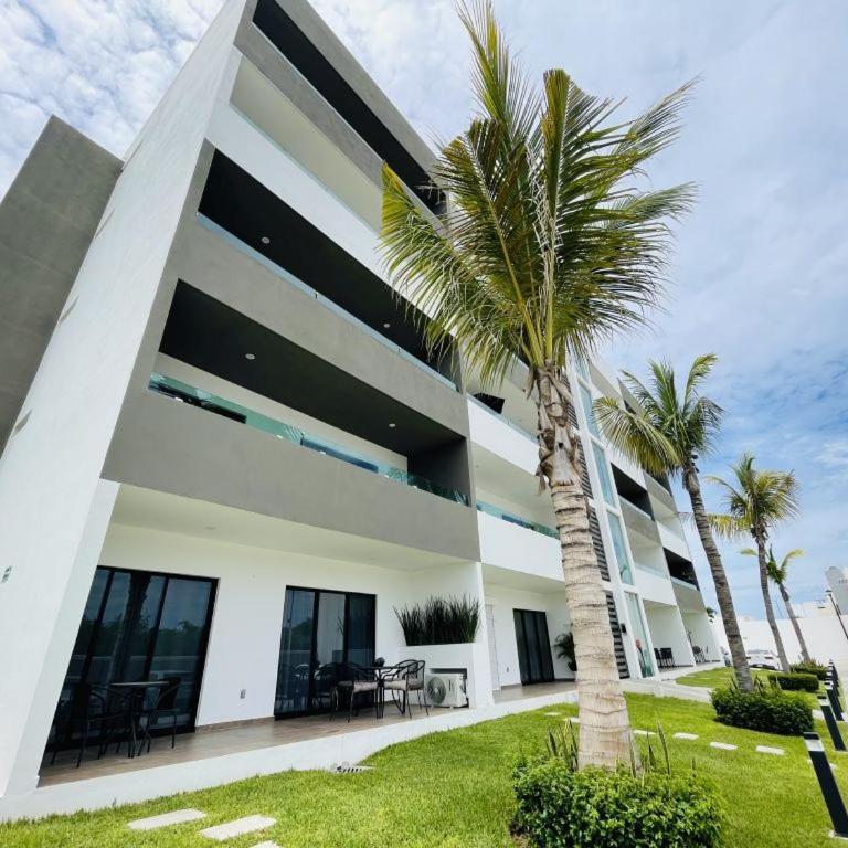 Marina Cerritos: Rooftop Pools Near Beach - Two-Bedroom Apartment - 25