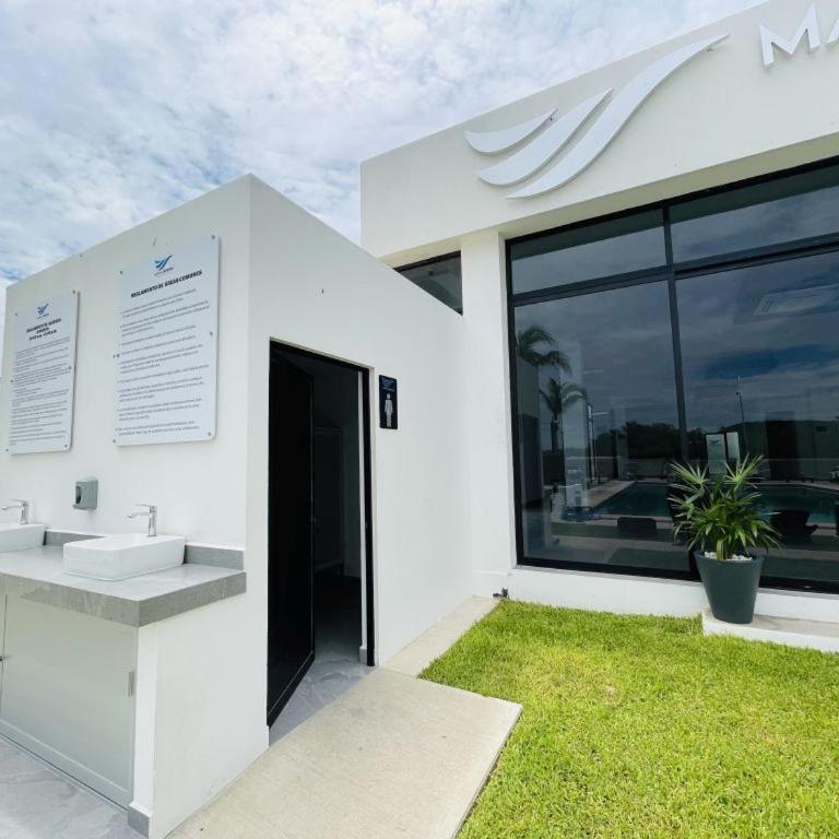 Marina Cerritos: Rooftop Pools Near Beach - Two-Bedroom Apartment - 26
