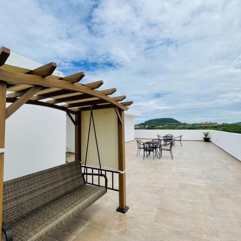 Marina Cerritos: Rooftop Pools Near Beach - Two-Bedroom Apartment - 33