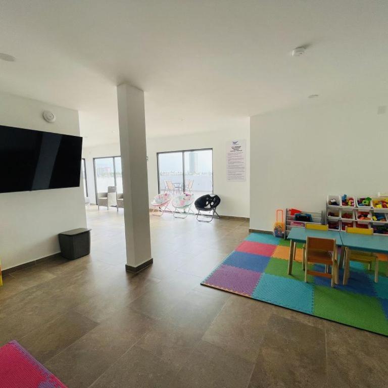 Marina Cerritos: Rooftop Pools Near Beach - Two-Bedroom Apartment - 36