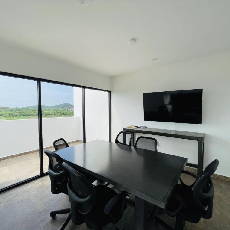 Marina Cerritos: Rooftop Pools Near Beach - Two-Bedroom Apartment - 39