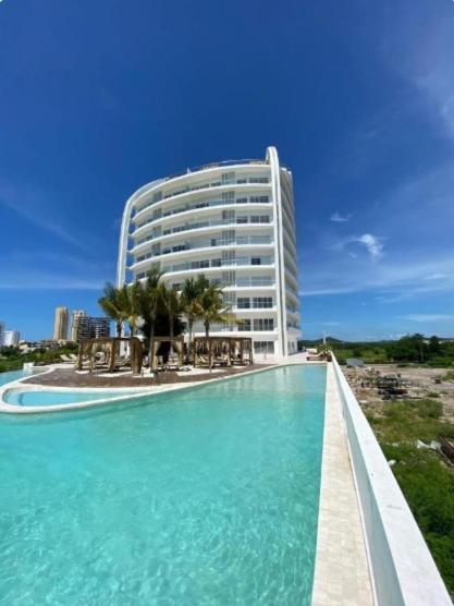 Spacious 3BR Marina Condo with Pool - Apartamento de 3 dormitorios - 3