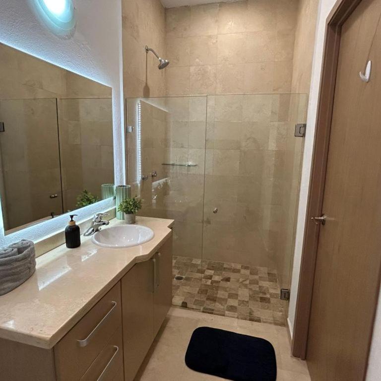 Spacious 3BR Marina Condo with Pool - Apartamento de 3 dormitorios - 13