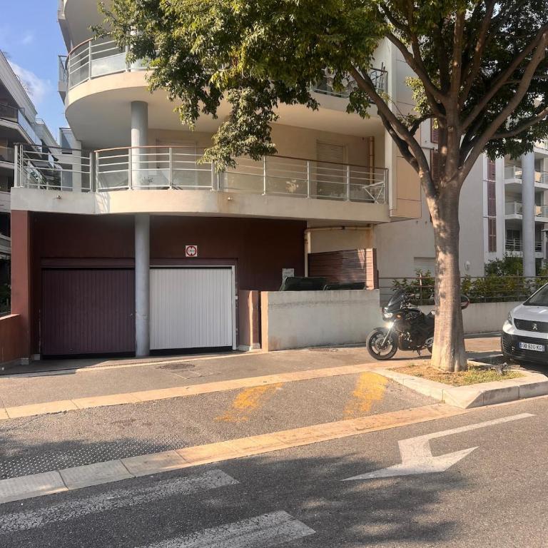 Appartement-Centre ville -Climatisé-Terrasse-Parking - Apartment mit 1 Schlafzimmer - 11