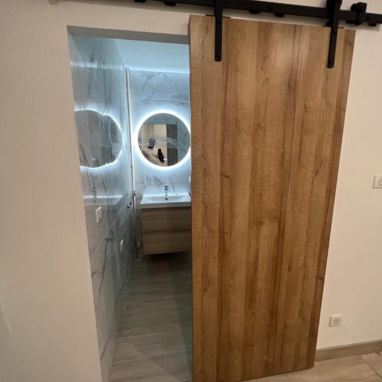 Appartement-Centre ville -Climatisé-Terrasse-Parking - Apartment mit 1 Schlafzimmer - 32