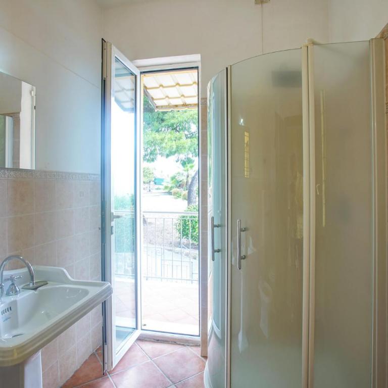 Nice Apartment In Imperia With Swimming Pool - Appartamento - 8