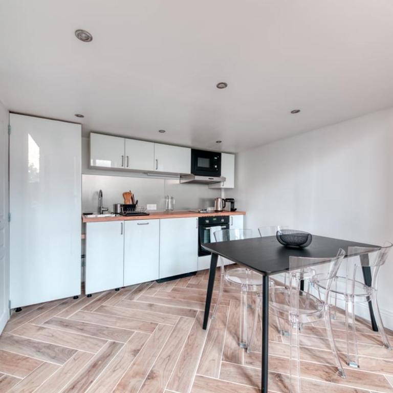 Le Pouteau charme authentique 2 chambres - Two-Bedroom Apartment - 12