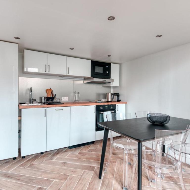 Le Pouteau charme authentique 2 chambres - Two-Bedroom Apartment - 20
