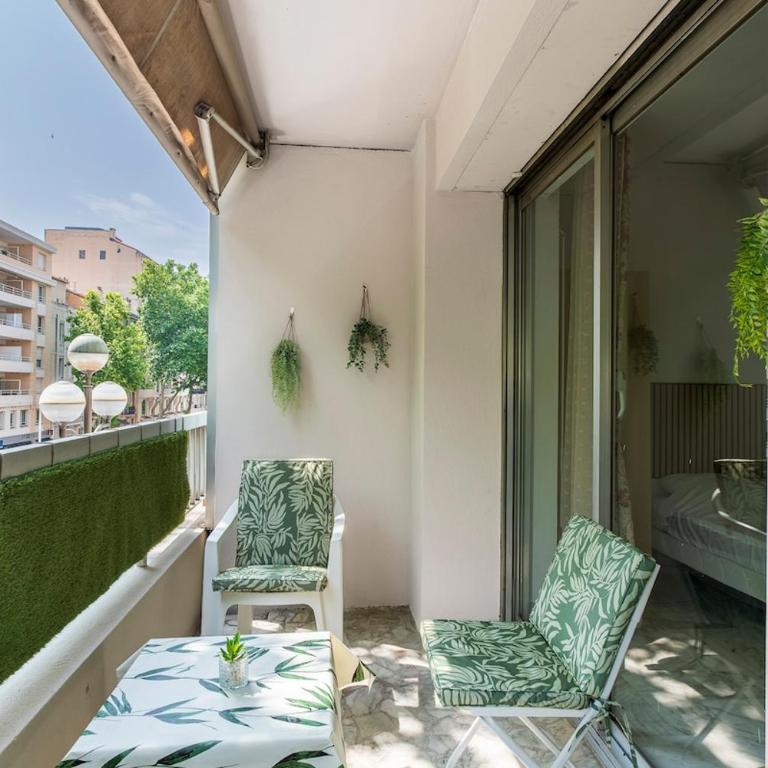 73 Carnot - Magnifique appartement proche plages et palais - One-Bedroom Apartment - 11