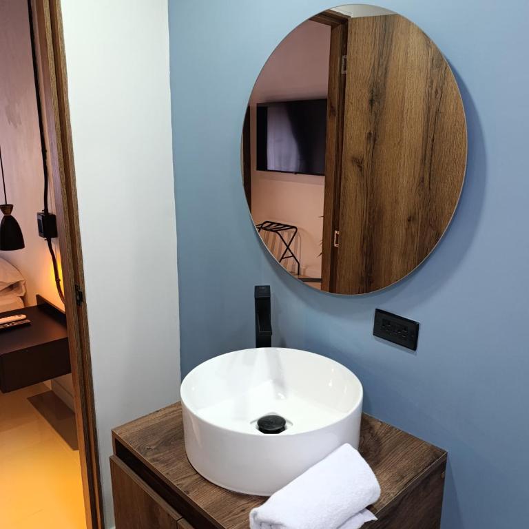 Bluelux Med - B&B - Deluxe King Room - 6