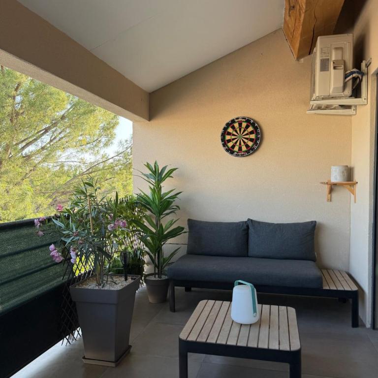 Appartement 110 m2 lumineux - avec grande terrasse - 2 parkings - proche centre - Appartement 2 Chambres avec Terrasse - 18