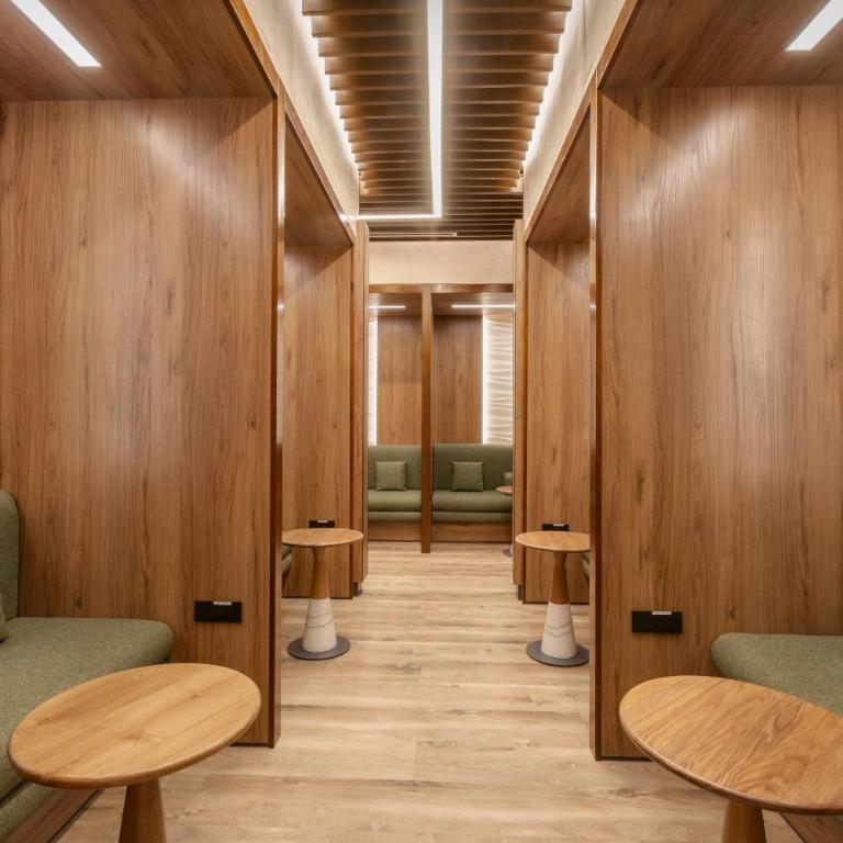 Sleepover - Lima Airport, the only in-terminal sleep pods - Single Bunk Cabin - 6 Hour Morning Stay from 07:00-13:00 hrs (7am-1pm) No Shower - 1