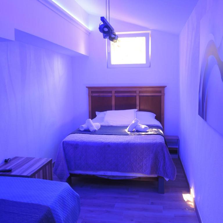 Rooms&Restaurant 43 - Trokrevetna Soba sa Balkonom - 13