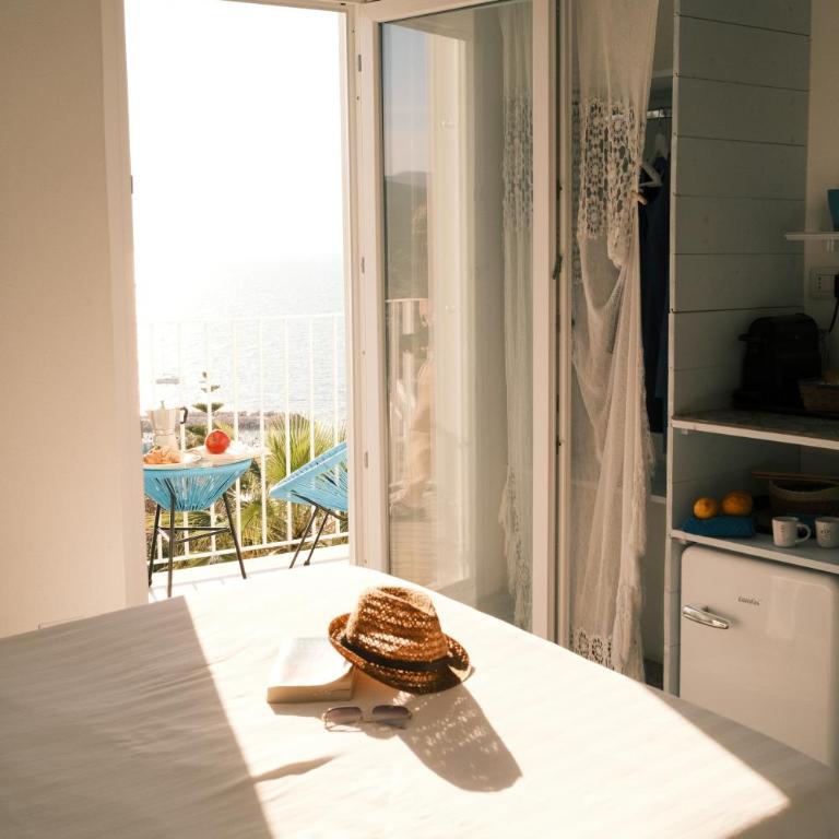 FICO D'INDIA - Camera Matrimoniale con Balcone e Vista Mare - 14