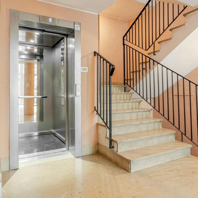 Lusso in pieno centro a due passi dalla stazione - Two-Bedroom Apartment - 26