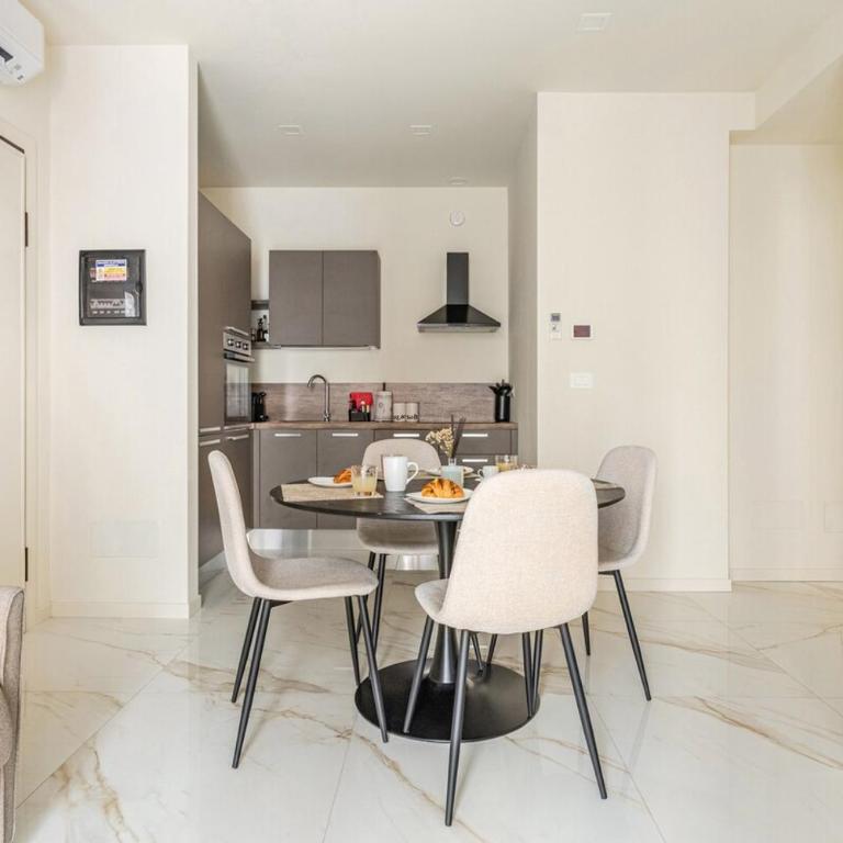 Lusso in pieno centro a due passi dalla stazione - Two-Bedroom Apartment - 4