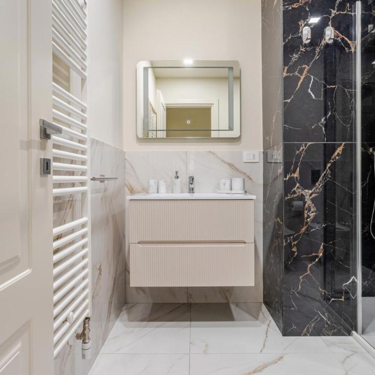 Lusso in pieno centro a due passi dalla stazione - Two-Bedroom Apartment - 8