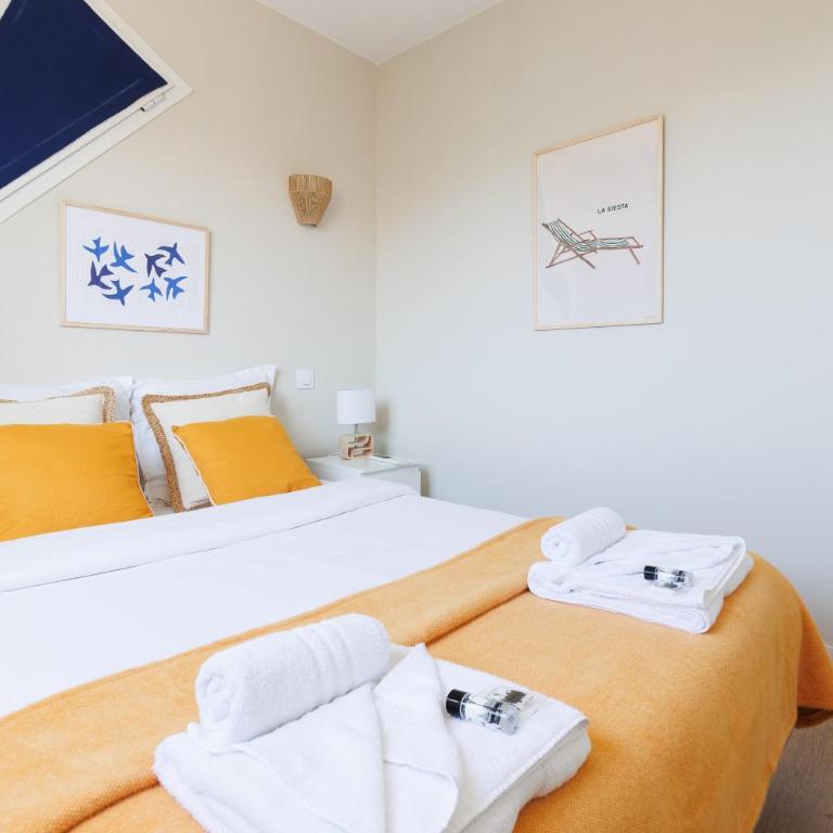 VAUBAN Superbe T2 avec Vue Port Antibes Résidence Haut de Gamme Clim Parking Privé Wi-Fi - Appartement - 3