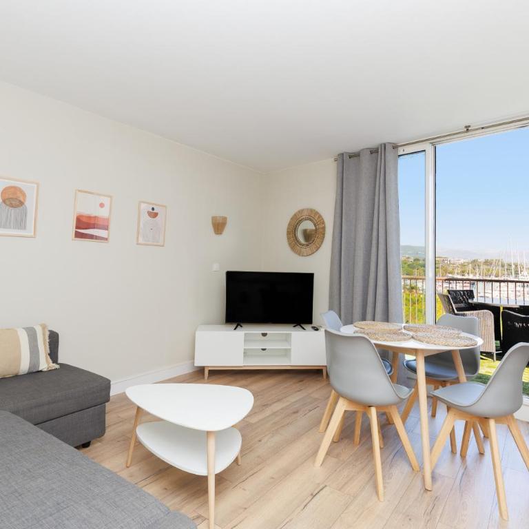 VAUBAN Superbe T2 avec Vue Port Antibes Résidence Haut de Gamme Clim Parking Privé Wi-Fi - Appartement - 15