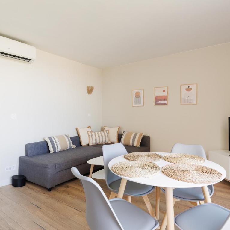 VAUBAN Superbe T2 avec Vue Port Antibes Résidence Haut de Gamme Clim Parking Privé Wi-Fi - Appartement - 16