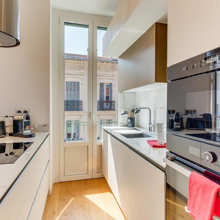 33 MARINONI AP4438 by Riviera Holiday Homes - Appartement - Vue sur Mer - 8