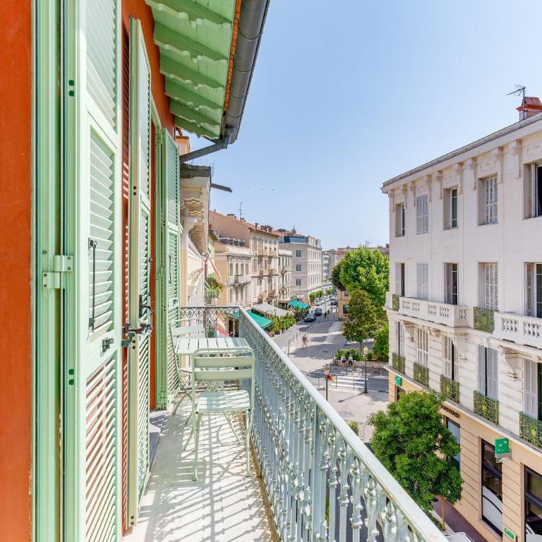 33 MARINONI AP4438 by Riviera Holiday Homes - Appartement - Vue sur Mer - 3