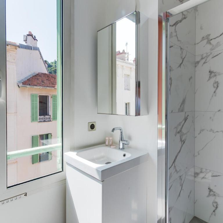 33 MARINONI AP4438 by Riviera Holiday Homes - Appartement - Vue sur Mer - 16