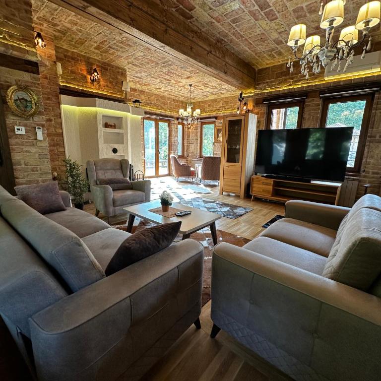 Villa with private lake - Vila sa 3 Spavaće Sobe - 11