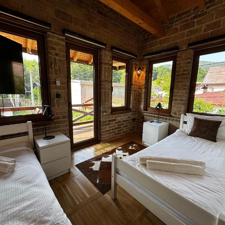 Villa with private lake - Vila sa 3 Spavaće Sobe - 28