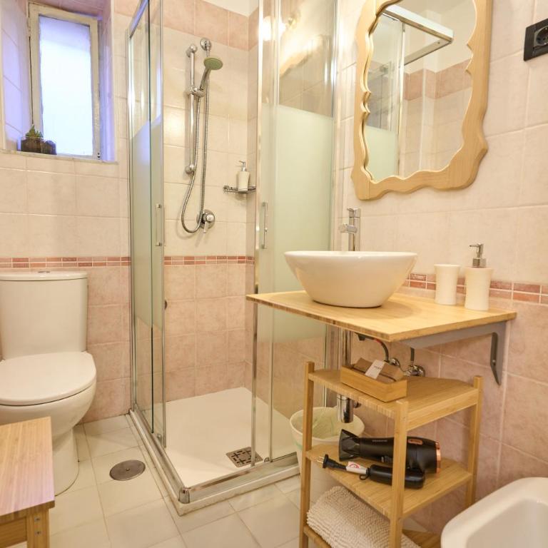Hotel Ascot - Superior Single Room with French Bed - 12