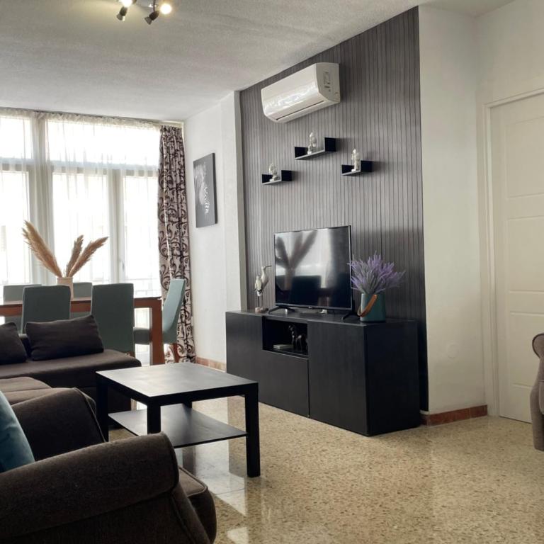 Ayala Beach - Three-Bedroom Apartment - 11