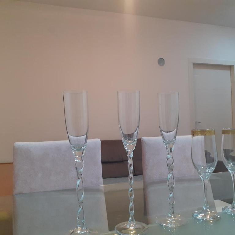 Batajnica centar - Two-Bedroom Apartment - 12
