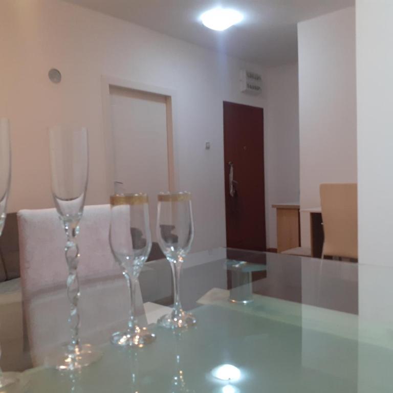 Batajnica centar - Two-Bedroom Apartment - 18