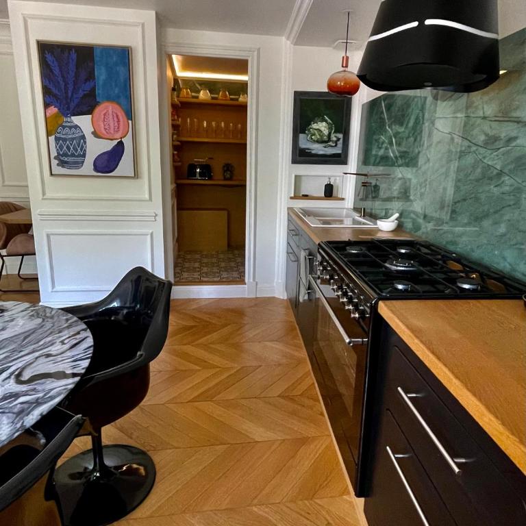Apparemment luxueux niché dans les arbres - Appartement 1 Chambre Deluxe - Vue sur Ville - 8