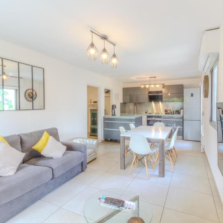 DELMAS 3 Appartement 3 Chambres Spacieux avec Grande Terrasse - Apartamento de 3 dormitorios - 11