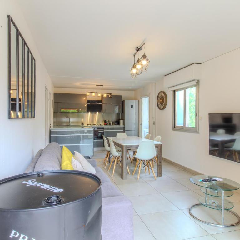 DELMAS 3 Appartement 3 Chambres Spacieux avec Grande Terrasse - Apartamento de 3 dormitorios - 2