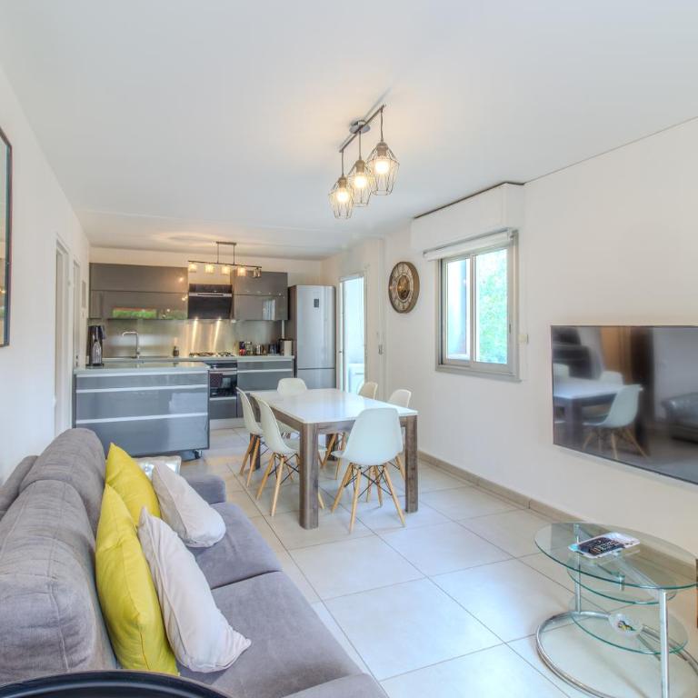 DELMAS 3 Appartement 3 Chambres Spacieux avec Grande Terrasse - Apartamento de 3 dormitorios - 12