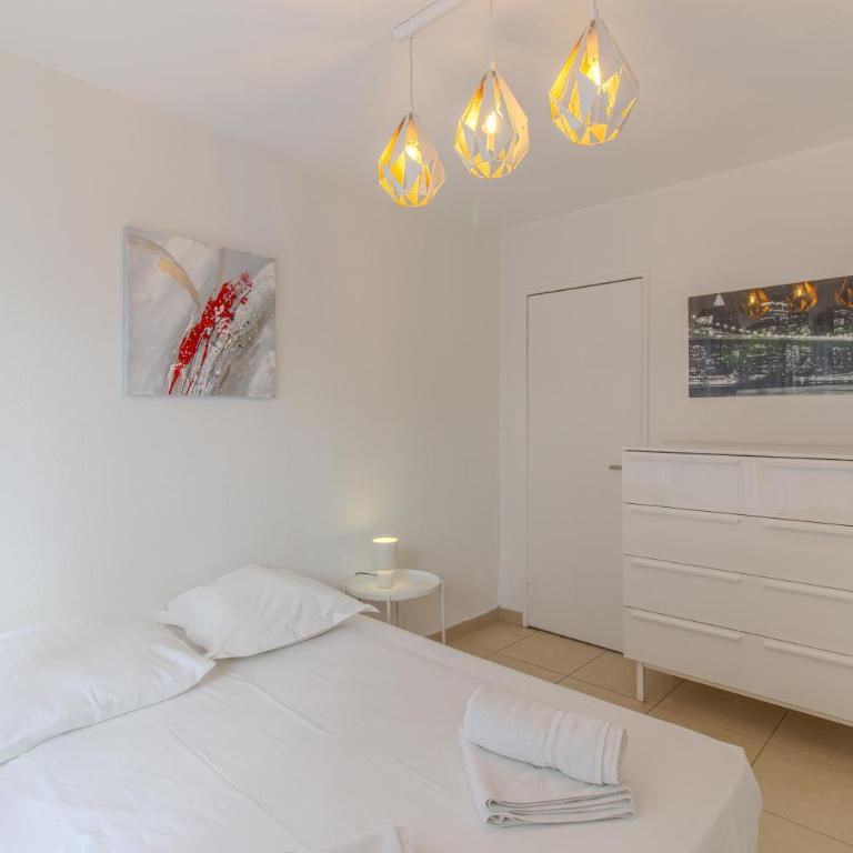 DELMAS 3 Appartement 3 Chambres Spacieux avec Grande Terrasse - Apartamento de 3 dormitorios - 18