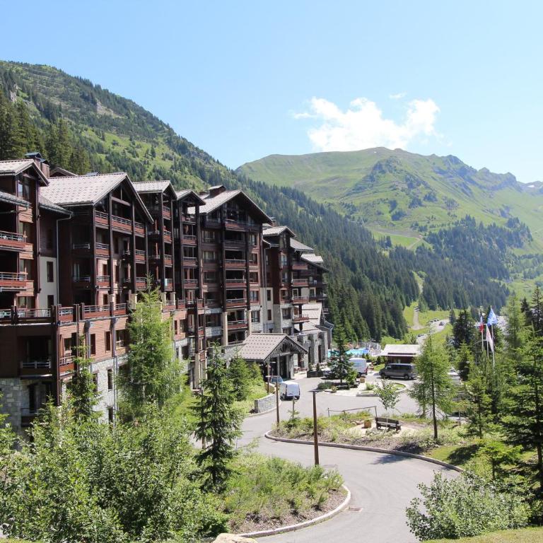Residence Terrasses Eos, T2 48m2 Sud, Vue Montagne, avec Cheminee, Parking, Piscine - Appartement 1 Chambre avec Balcon et Vue sur les Montagnes - 63