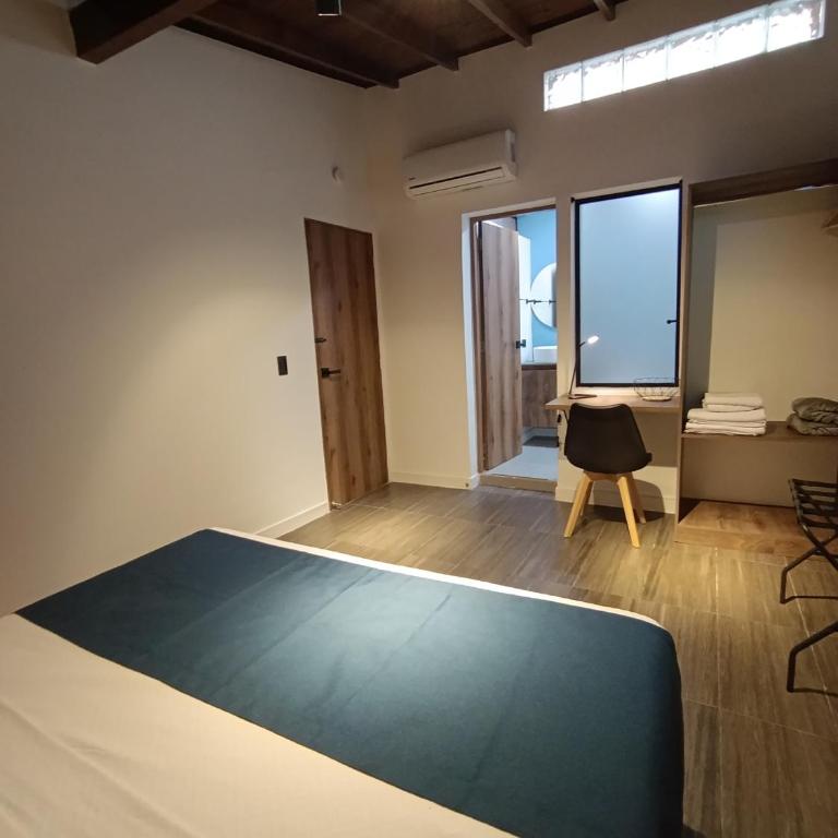 Bluelux Med - B&B - Large Double Room - 1