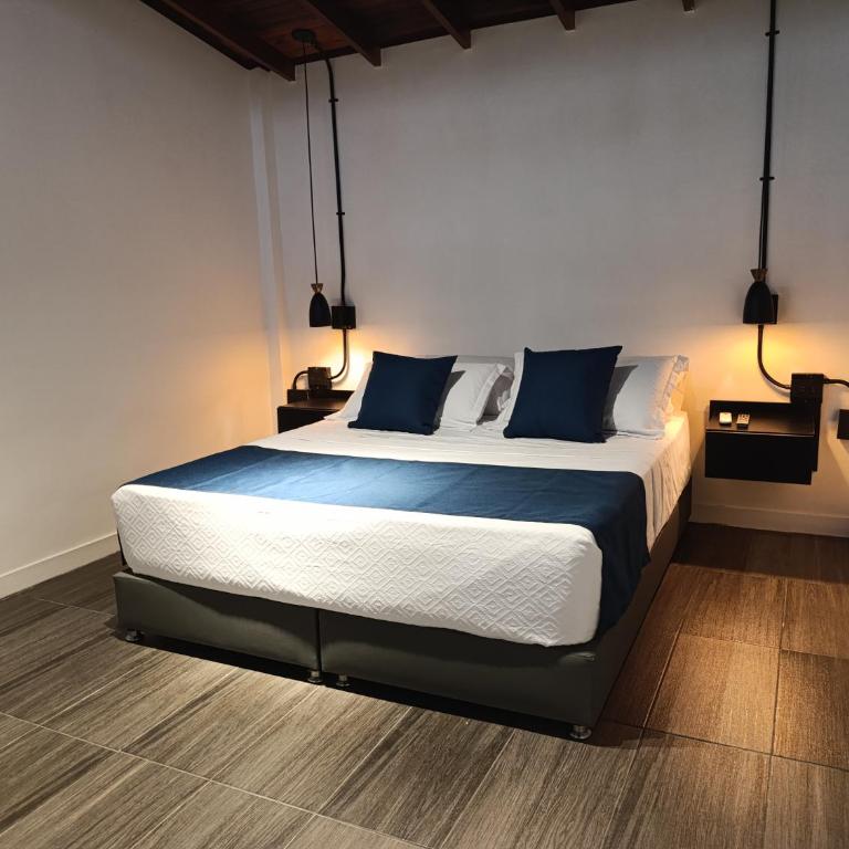 Bluelux Med - B&B - Large Double Room - 3