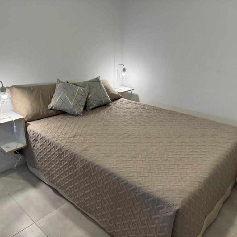 Check and Home - Arenales - 4 Huéspedes Reciclado en el Centro a 50Mts de la Plaza Colón - Apartamento de 1 dormitorio - 2