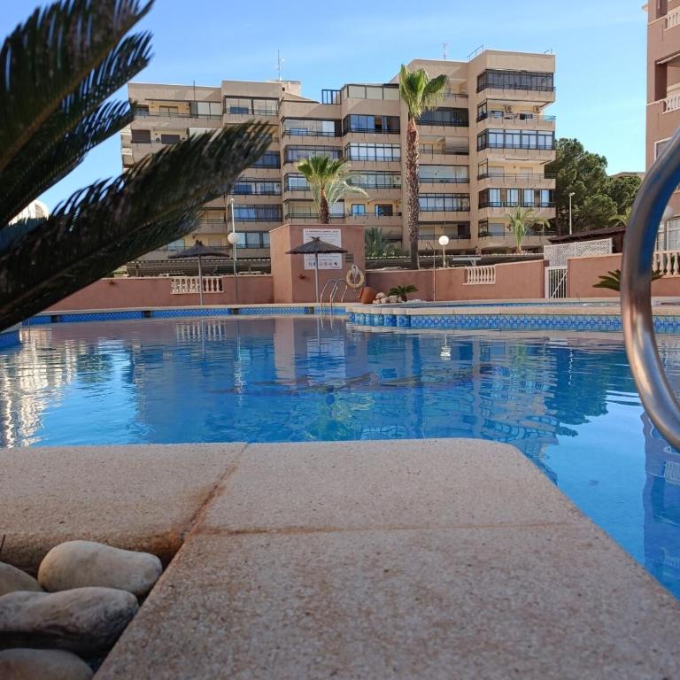 Apartamento familiar 3 habitaciones con piscina y parking - Playa a 5 min a pie - Aeropuerto Alicante a 10 min - Apartamento de 3 dormitorios - 28