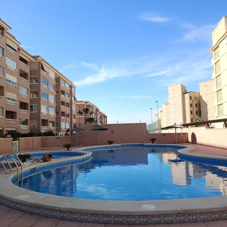 Apartamento familiar 3 habitaciones con piscina y parking - Playa a 5 min a pie - Aeropuerto Alicante a 10 min - Apartamento de 3 dormitorios - 29