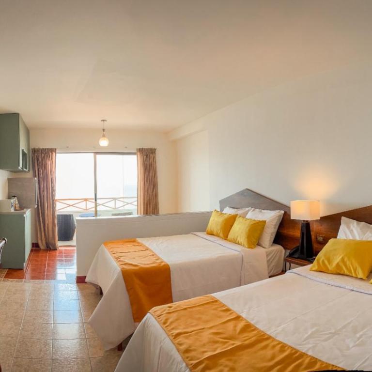 MONACO Chicama Beach - Family Suite - 1