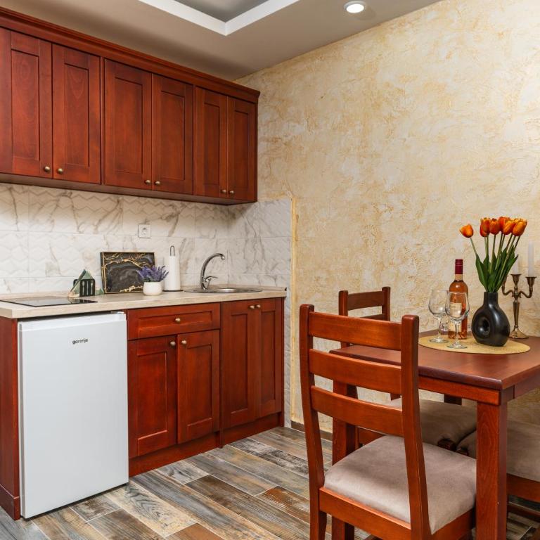 Apartments Durmitorska Vila - Deluks Dvokrevetni Studio sa Bračnim Krevetom - 4